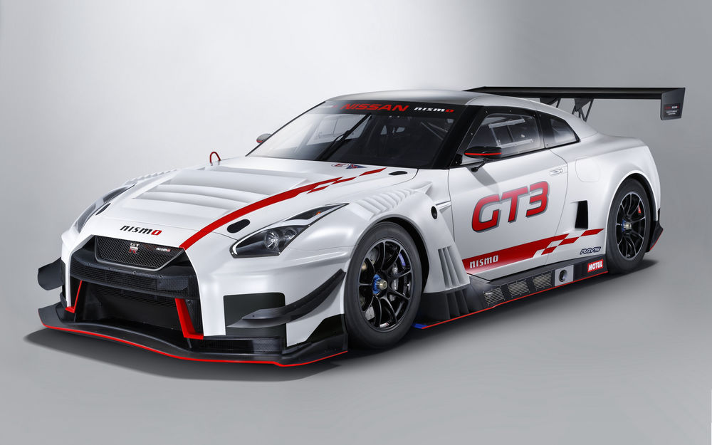 Обои для рабочего стола Тюнингованный GT-R Nismo GT3 на сером фоне