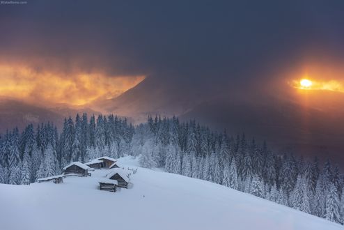 Обои на рабочий стол Зимний закат в Карпатах, by Misha Reme