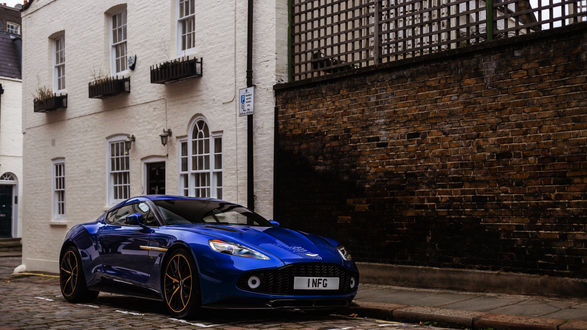 Обои на рабочий стол Один из девяноста девяти экземпляров Aston Martin Vanquish Zagato, 2016 года