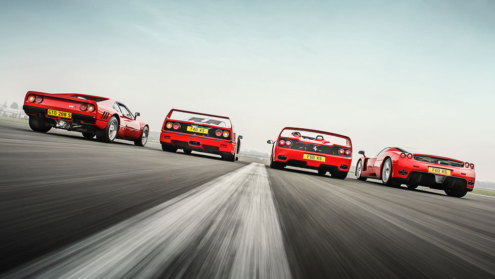 Обои для рабочего стола Вид сзади на автомобили Ferrari 288 GTO, F40, F50 и F60 / Enzo