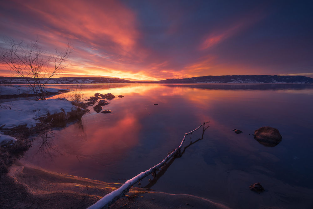 Обои для рабочего стола Восход солнца на Tyrifjorden, Norway / Tyrifjorden, Норвегия. Фотограф Ole Henrik Skjelstad