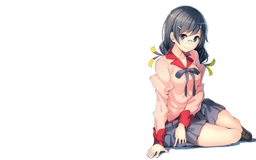 Обои на рабочий стол Tsubasa Hanekawa / Цубаса Ханэкава в школьной форме на белом фоне аниме Bakemonogatari / Истории монстров