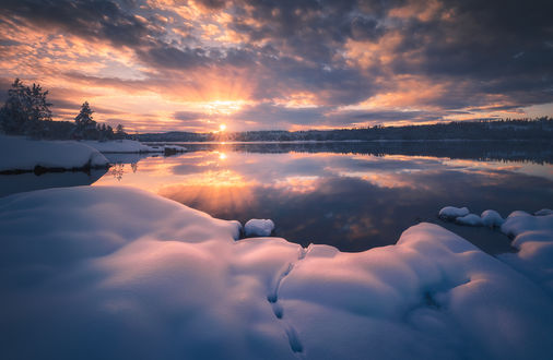 Обои на рабочий стол Закат над озером в Ringerike, Norway / Рингерике, Норвегия, фотограф Ole Henrik Skjelstad