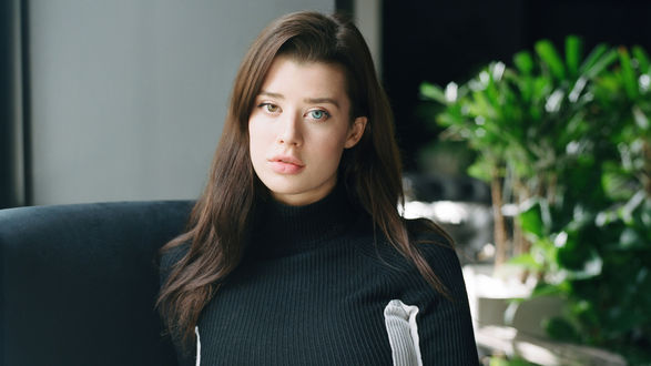 Обои на рабочий стол Американская модель Sarah McDaniel / Сара Макдэниэл с гетерохромией - разным цветом глаз, by Yerin Mok