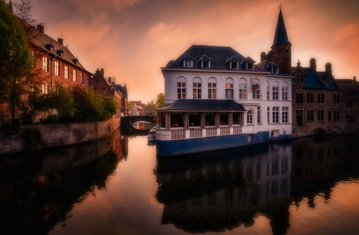 Обои на рабочий стол Город Bruges, Belgium / Брюгге, Бельгия ранним утром, фотограф Remo Scarfо