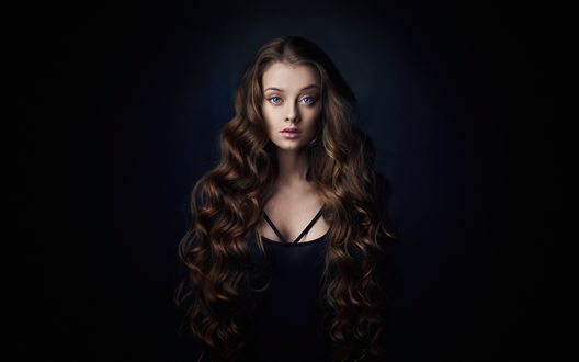 Обои на рабочий стол Модель Мария с длинными волосами, фотограф Babak Fatholahi