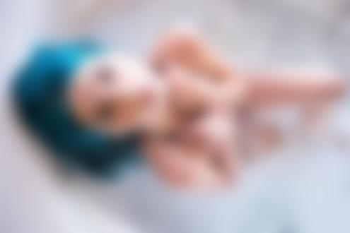 Обои на рабочий стол Модель Kuroha Suicide в ванне