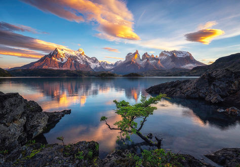 Обои на рабочий стол Lake Pehoe - Patagonia / Озеро Пехо, Чили, by Timothy Poulton