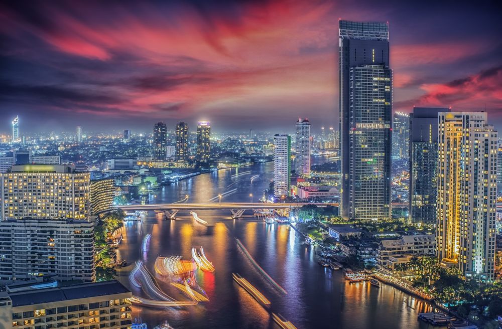 Обои для рабочего стола Зарево в небе над Bangkok, Thailand / Бангкоком, Таиланд