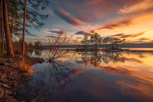 Обои на рабочий стол Весна на озере Ringerike, Norway / Рингерике, Норвегия, фотограф Ole Henrik Skjelstad