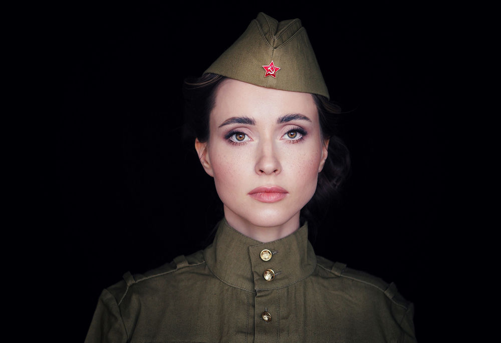Обои для рабочего стола Модель Наташа в солдатской форме, by Sean Archer