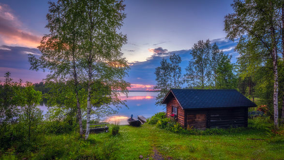 Обои на рабочий стол Деревянный домик на берегу у озера Kallunkijаrvi, by M. T. L Photography