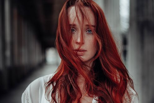 Обои на рабочий стол Девушка длинными волосами, by Anne Hoffmann