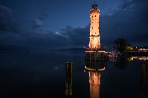 Обои на рабочий стол Lindau Lighthouse / Маяк Линдау ночью, Germany / Германия