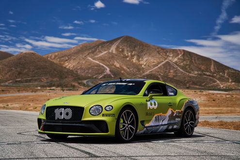 Обои на рабочий стол Компания Bentley нацелилась на очередной рекорд Pikes Peak на новом купе Bentley Continental GT, 2019 года
