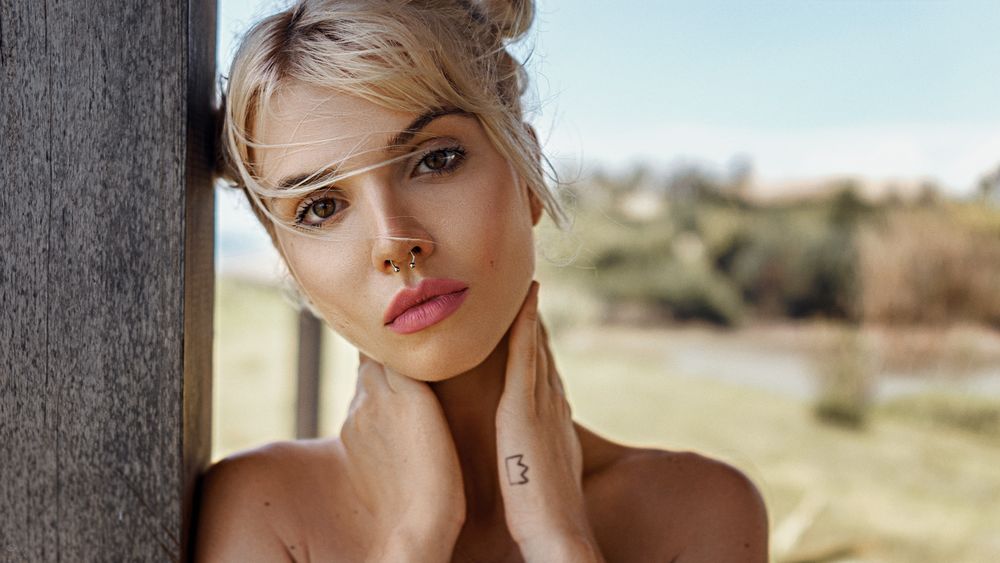 Обои для рабочего стола Модель Таша Прикмета с пирсингом в носу, фотограф Georgy Chernyadyev