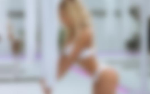 Обои для рабочего стола Модель Nata Lee в белом нижнем белье, фотограф Александр MAVRIN