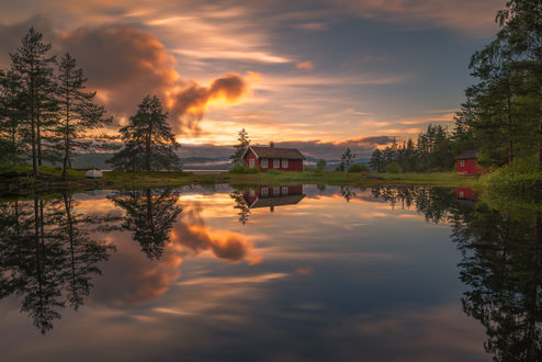 Обои на рабочий стол Облачное небо над озером, Norway / Норвегия, by Ole Henrik Skjelstad