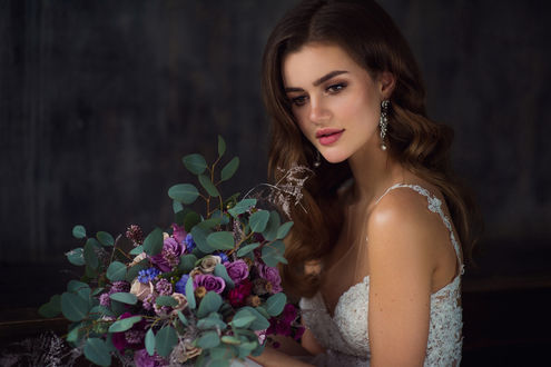 Обои на рабочий стол Модель с букетом цветов, фотограф Natalia Muzhetskaya