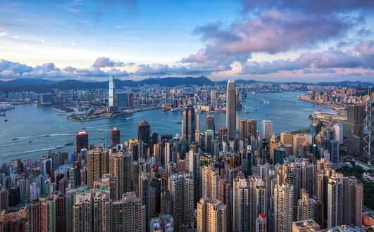 Обои на рабочий стол Панорамный вид на залив и небоскребы Hong-Kong / Гон-Конга, China / Китай, КНР