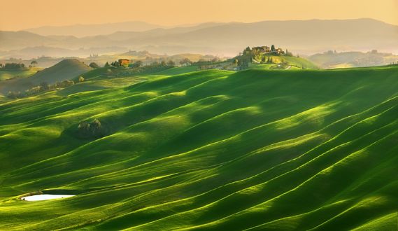 Обои на рабочий стол Зеленые поля Tuscany, Italy / Тосканы, Италия, фотограф Krzysztof Browko