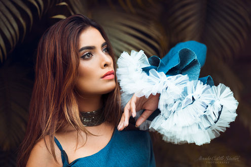 Обои на рабочий стол Модель Shivani Saini в голубом платье, by Mercedes Castillo Sаnchez