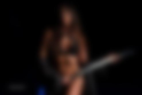 Обои на рабочий стол Девушка Kseniya / Ксения с мечом в руках, by Guenter Stoehr