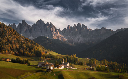 Обои на рабочий стол Церковь Santa Magdalena, Italy / Санта Магдалена, Италия. Фотограф Georgi Mitev