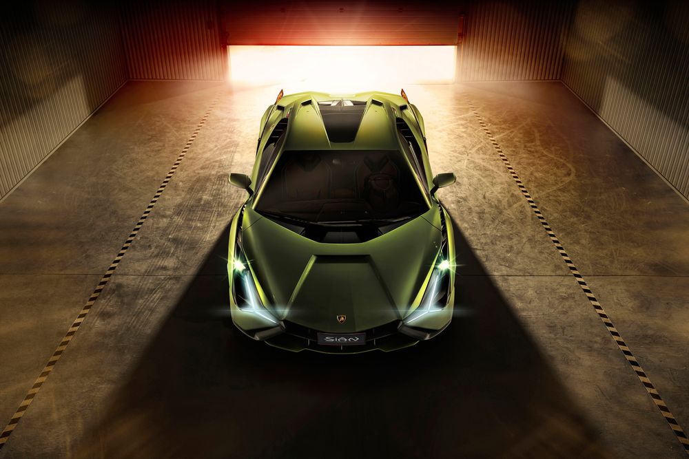Обои для рабочего стола Итальянская компания Automobili Lamborghini S. p. A. представила первый серийный гибрид марки Lamborghini SiГЎn, 2019 года