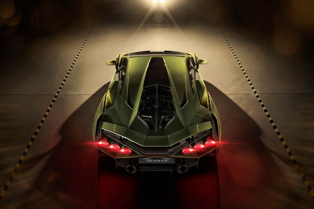 Обои для рабочего стола Итальянская компания Automobili Lamborghini S. p. A. представила первый серийный гибрид марки Lamborghini SiГЎn, 2019 года