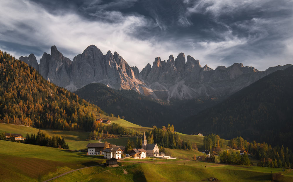 Обои для рабочего стола Церковь Santa Magdalena, Italy / Санта Магдалена, Италия. Фотограф Georgi Mitev