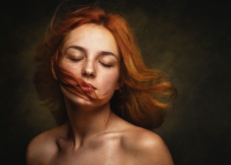 Обои на рабочий стол Модель Juliet с закрытыми глазами, by Zachar Rise