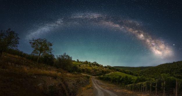 Обои на рабочий стол Вид на млечный путь, Италия, by Ole Henrik Skjelstad