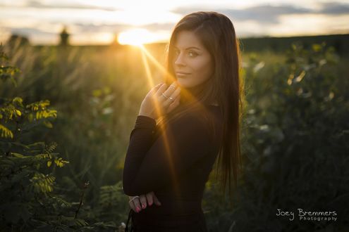Обои на рабочий стол Модель Teressa Abendlicht в солнечных лучах, фотограф Joeij Bremmers
