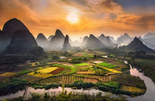 Обои на рабочий стол Китайские сады у гор на закате, by Daniel Metz