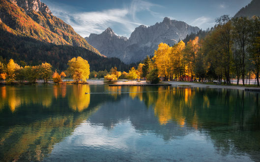 Обои на рабочий стол Lake Jasna / озеро Ясна в прекрасный осенний вечер, Словения, by Ales Krivec