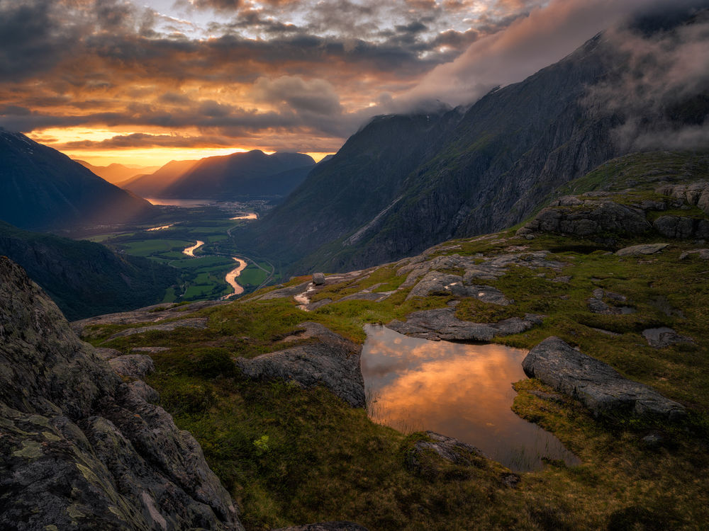 Обои для рабочего стола Закат на Romsdalen, Norway / Ромсдален, Норвегия, by Ole Henrik Skjelstad
