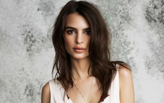 Обои на рабочий стол Модель Emily Ratajkowski / Эмили Ратаковски
