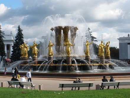 Обои на рабочий стол Москва Фонтан Дружба Народов на ВДННХ