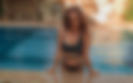 Обои на рабочий стол Модель Olga Dane стоит в воде, фотограф Gregory Levin