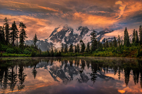 Обои на рабочий стол Huksan reflecting in Picture Lake, in the Northern Cascade Mountains of Washington, USA / гора Шуксан, отражающаяся в озере, северные каскадные горы Вашингтона, США, by Perry Hoag