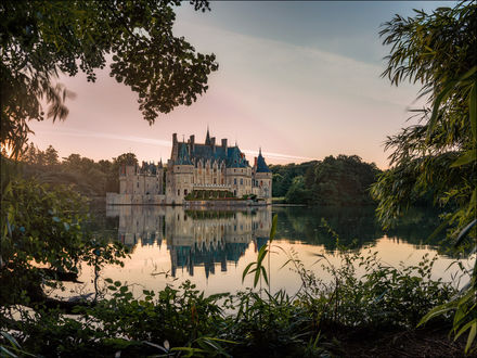 Обои на рабочий стол Роскошный замок Chateau de la Bretesche у озера, by Georg Scharf