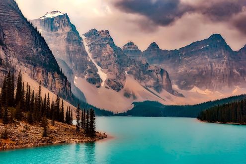 Обои на рабочий стол Moraine Lake, Canada / Озеро Морейн, Канада на фоне гор и леса, by 12019
