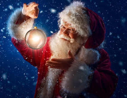 Обои на рабочий стол Santa Claus / Санта Клаус с новогодним шаром, by Adrian Sommeling
