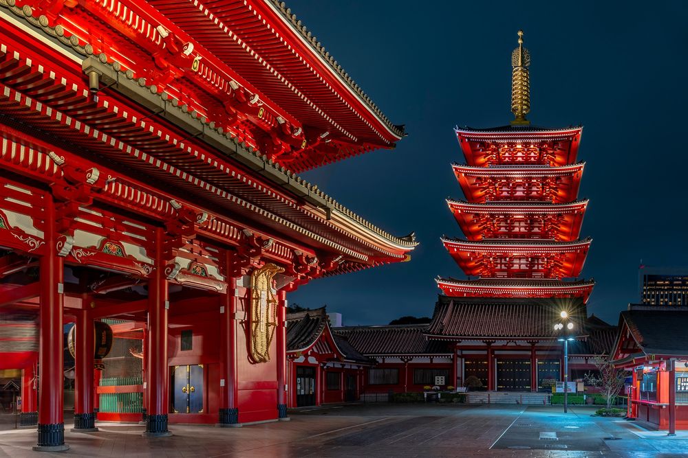 Обои на рабочий стол Asakusa Kannon Temple / Храм Асакуса с пагодой вечером  в Tokyo / Токио, Japan / Япония, обои для рабочего стола, скачать обои,  обои бесплатно