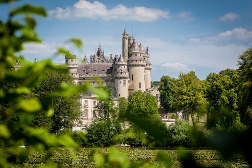 Обои на рабочий стол Feudal Castle Pierrefonds - Oise, France / Феодальный замок Пьерфон - Уаза, Франция, by Tiomax80