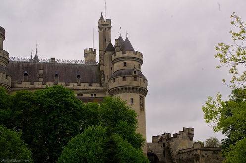 Обои на рабочий стол Feudal Castle Pierrefonds - Oise, France / Феодальный замок Пьерфон - Уаза, Франция, by Nicolas Laverroux