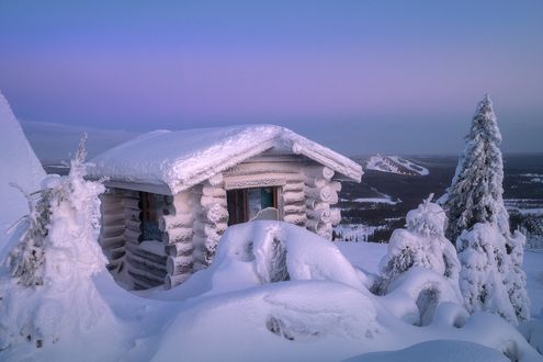 Обои на рабочий стол Домик в снегу в Лапландии. Фотограф Базанов Андрей