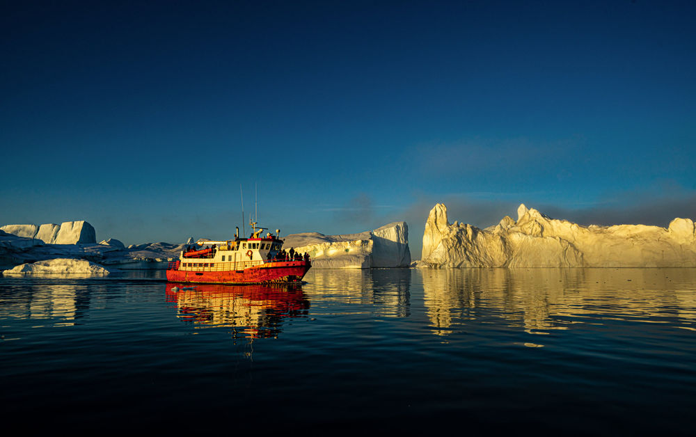 Море айсберг корабль картинки