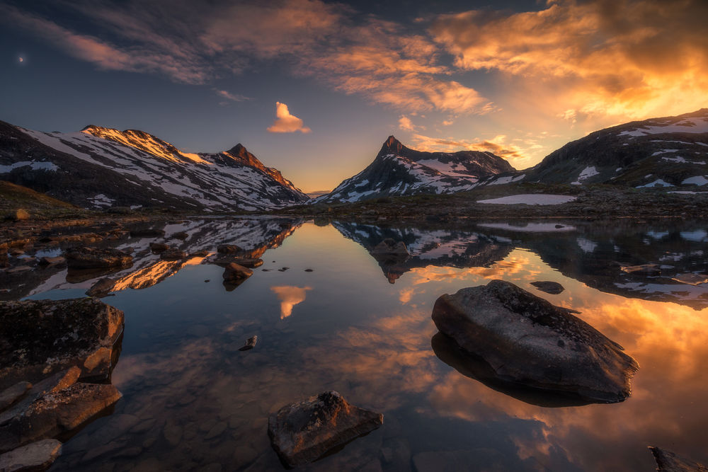 Обои для рабочего стола Горная цепь Jotunheimen / Ютунхеймен в Норвегии / Norway, by Ole Henrik Skjelstad